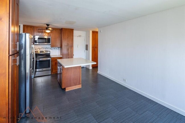 Building Photo - 1440 Ward Ave