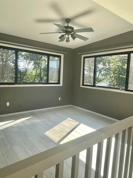 Building Photo - 21 Hemlock Hl