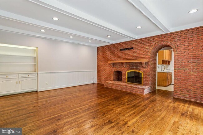 Building Photo - 7804 Lonesome Pine Ln