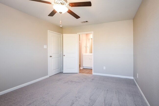 Building Photo - 28041 Irving Dr