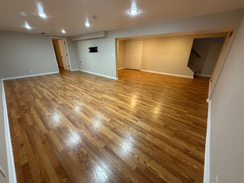 Building Photo - 3520 Elm St