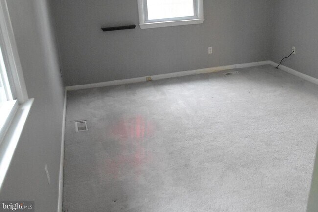 Building Photo - 936 Longfellow Ct