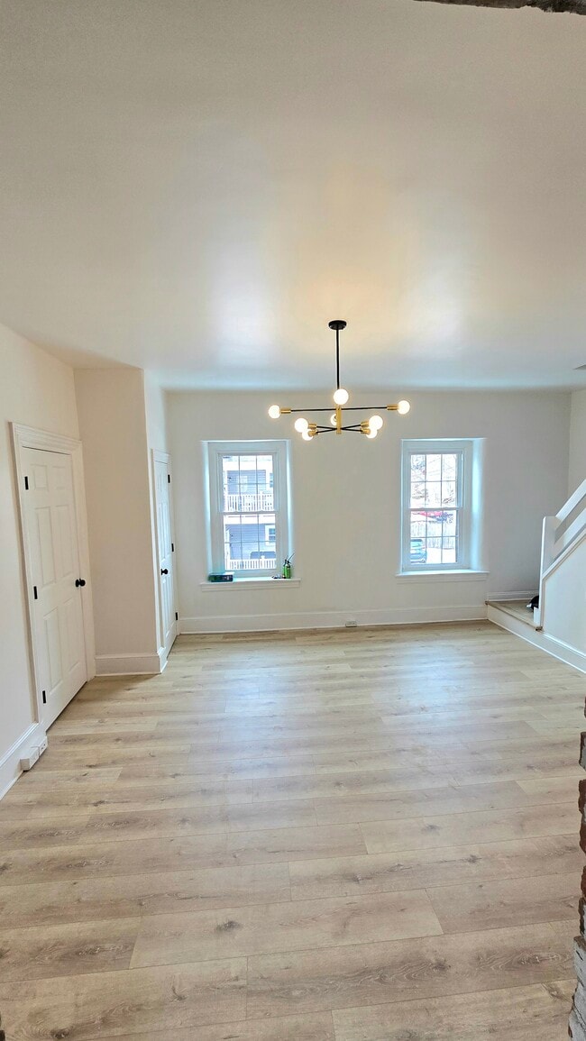 Building Photo - 225 N Main St