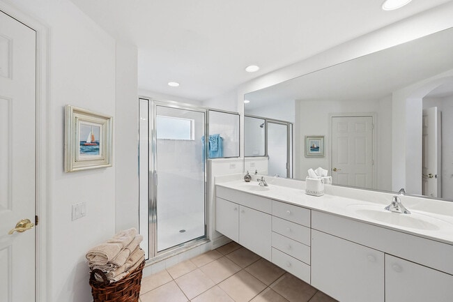 Building Photo - 866 Carrick Bend Cir