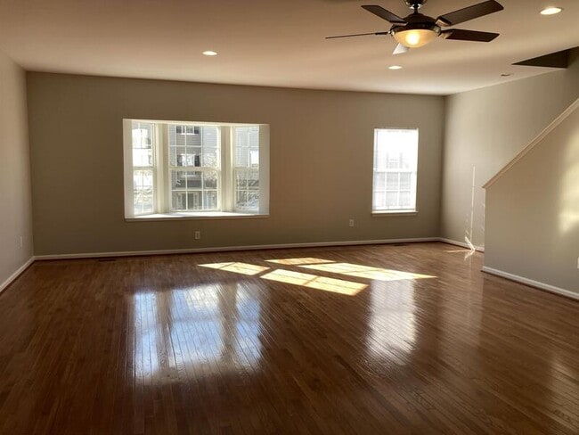 Building Photo - 465 Jacobsen Drive