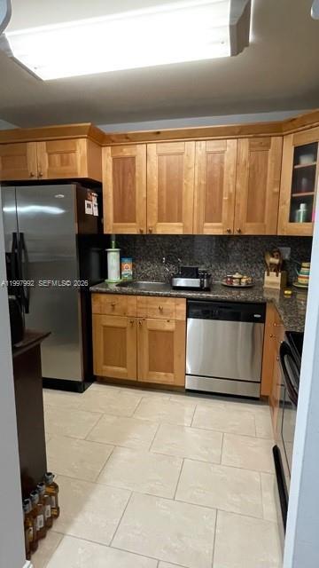 Building Photo - 100 Lakeview Dr