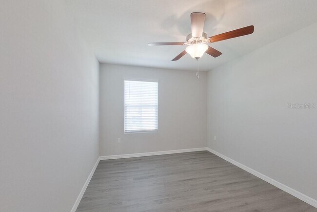 Building Photo - 8642 SW 43rd Ter