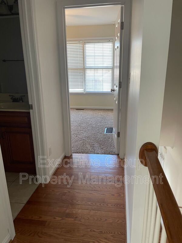 Building Photo - 623 S Atcher St