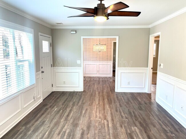 Building Photo - 2626 Blount St