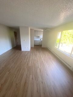 Building Photo - 133 SW Normandy Rd