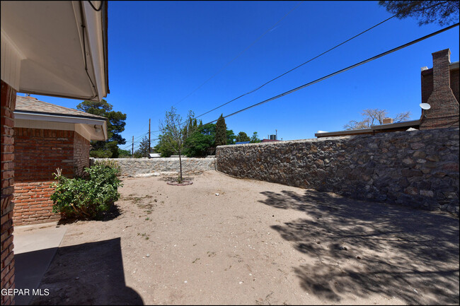 Building Photo - 6915 Pamlico Dr