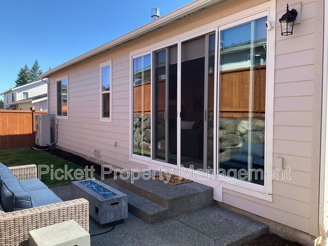 Building Photo - 6584 Seaglass AVE
