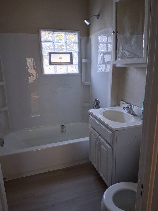 Building Photo - 1558 S 76th St