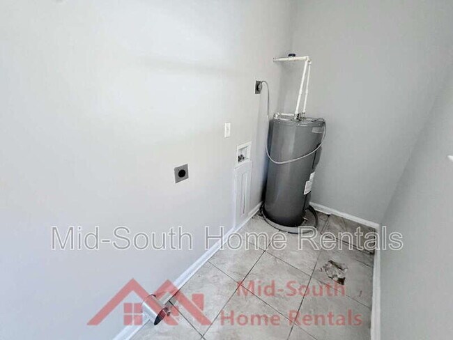 Building Photo - 1521 Abernathy Rd