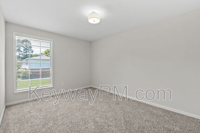 Building Photo - 1030 Carriage Dr