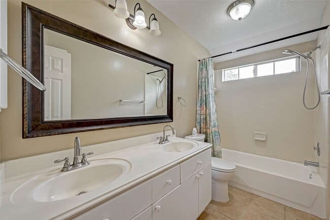 Building Photo - 1630 Berkoff Dr