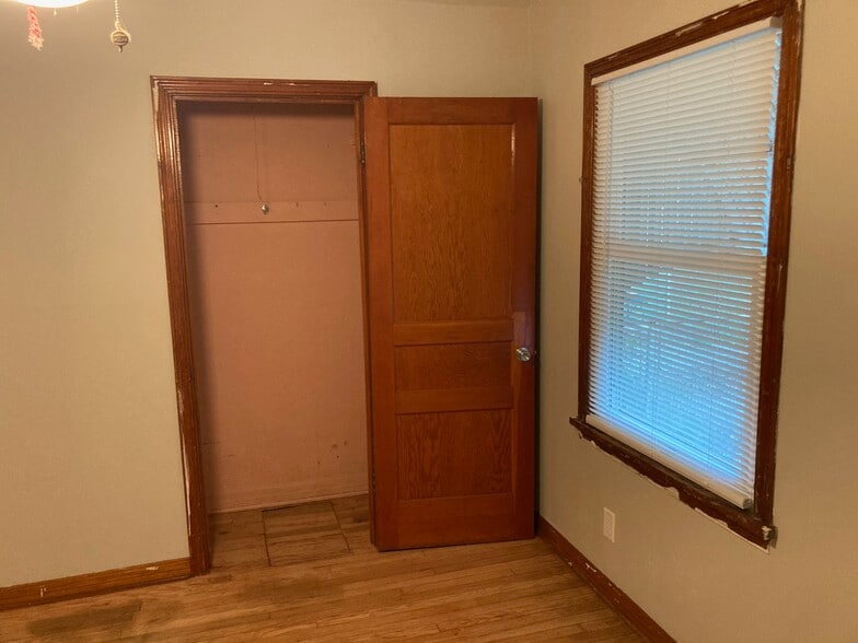 Building Photo - 830 N Taylor St