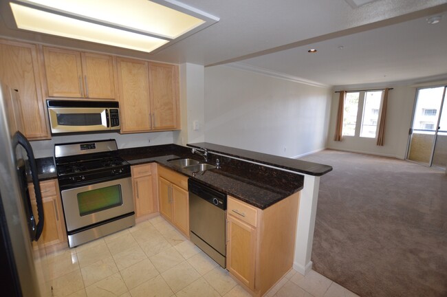 Building Photo - Unfurnished Meridian Luxury 1 Bed | 1 Ba C...