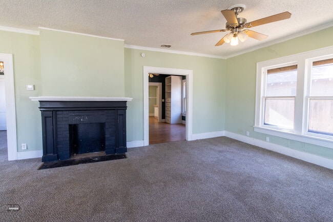 Building Photo - 2139 Ave F