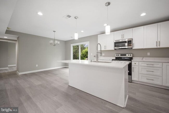 Building Photo - 2253 Papermill Rd