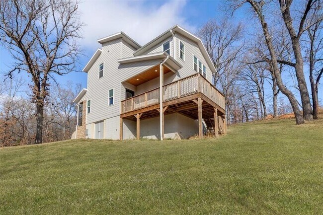 Building Photo - 3 Pickering Dr