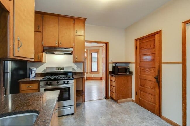 Building Photo - Charming 4 Bedroom/1.5 Bath Home for Rent