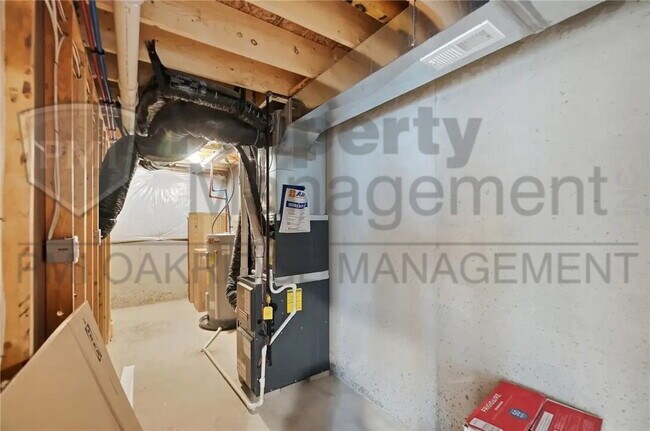 Building Photo - 3 Bed 3 1/2 Bath Single Family Home with Attached 2 Car Garage