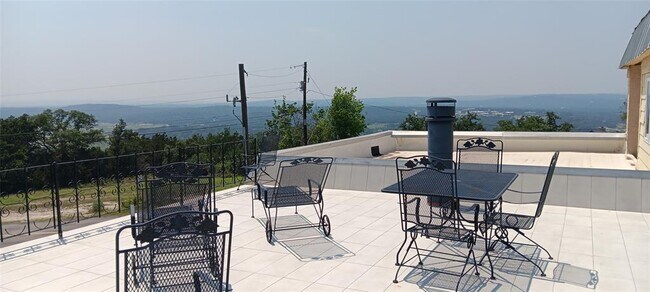 Building Photo - 5918 Lago Vista Way