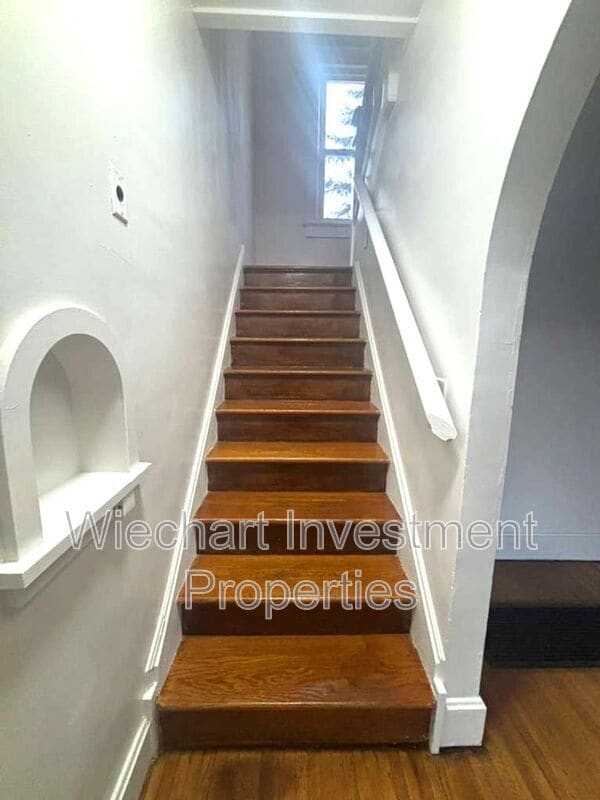 Building Photo - 1139 W Market St