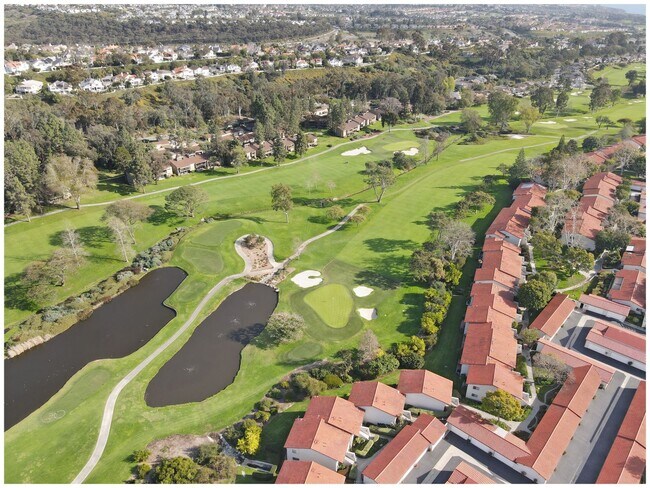 Building Photo - GORGEOUS VIEW CONDO ON THE GOLF COURSE!!!