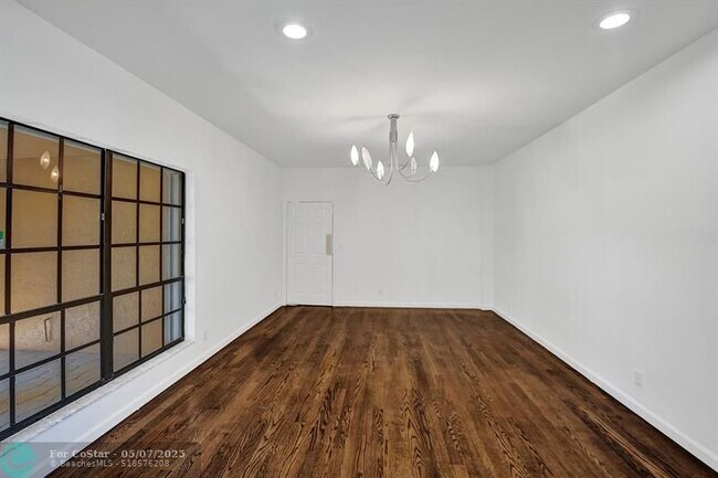 Building Photo - 2622 NW 49th St
