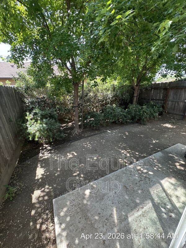 Building Photo - 3500 Villa St