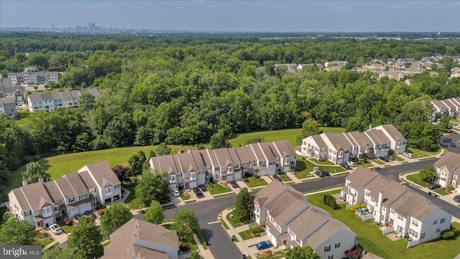 Building Photo - 144 Pennsbury Ln