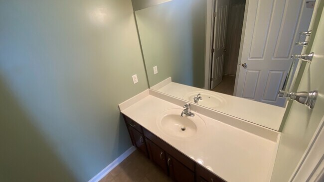 Building Photo - Room in House on Legendary Ln