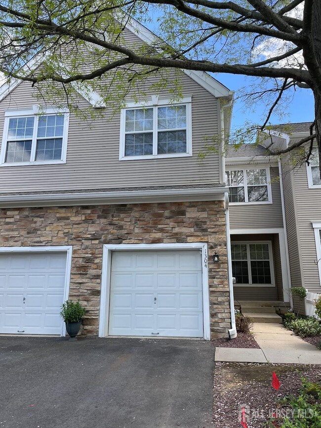 Primary Photo - 1304 Dahlia Cir