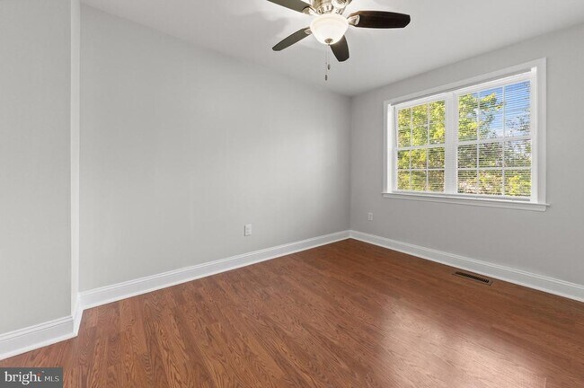Building Photo - 5922 Cedonia Ave