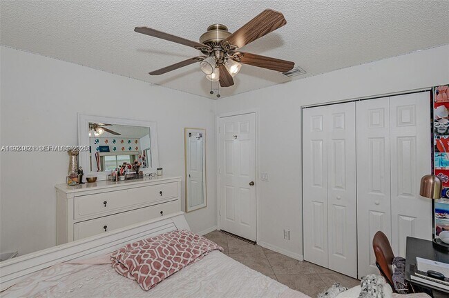 Building Photo - 1641 Zenith Way