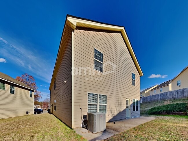 Building Photo - 212 Tyre Dr