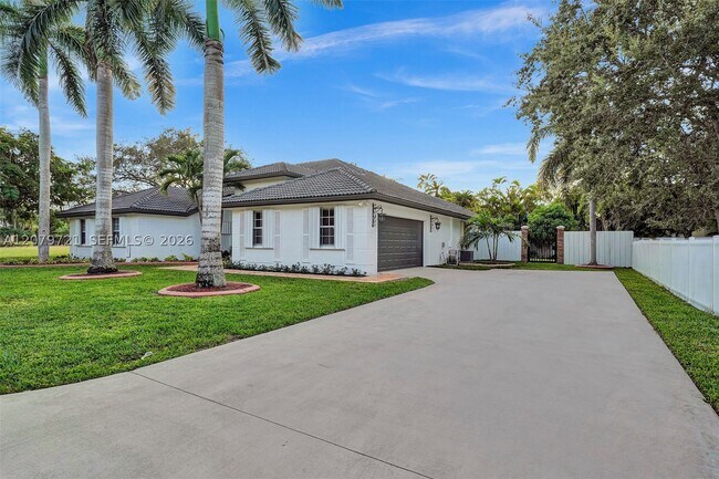 Building Photo - 18440 SW 77th Ct