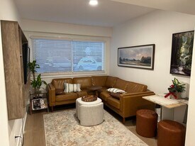 Building Photo - 22 Central Dr