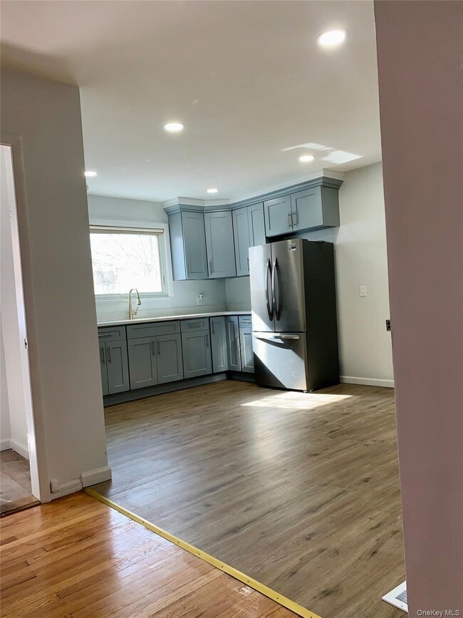 Building Photo - 336 Scranton Ave