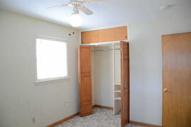 Building Photo - 2035 Tecumseh Rd