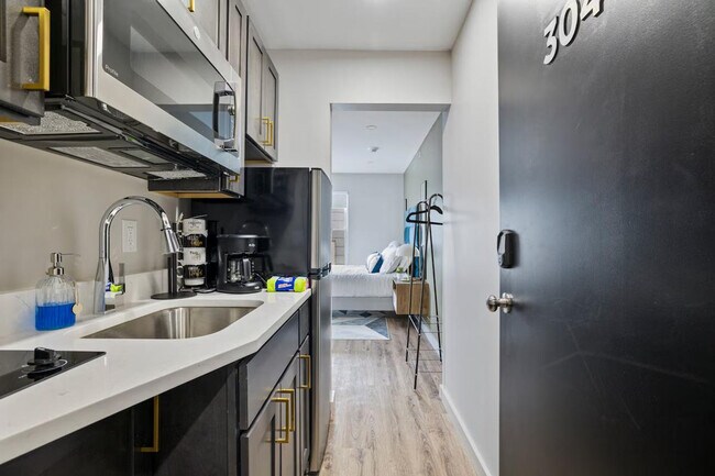 Building Photo - 154 NY-211