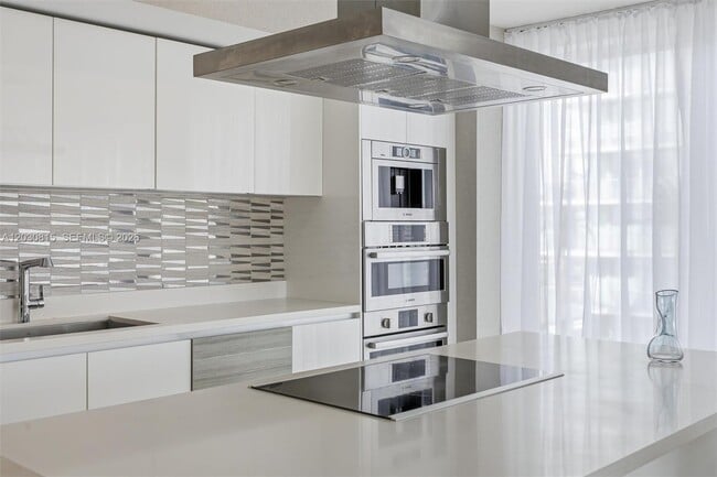 Building Photo - 330 Sunny Isles Blvd
