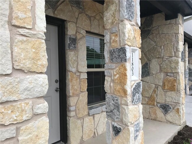 Building Photo - 11803 Frenchie Ln