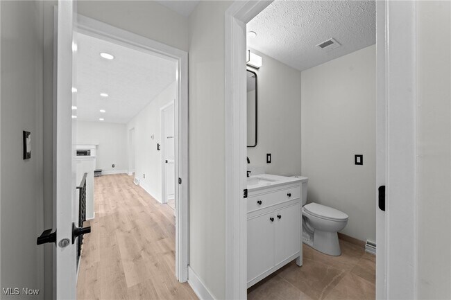 Building Photo - 12790 Heath Rd