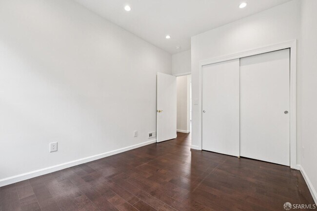 Building Photo - 971 Filbert St