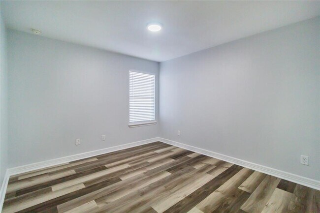 Building Photo - 19643 Summerlin Dr