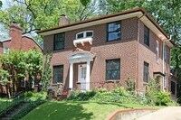 Building Photo - 418 Carswold Dr