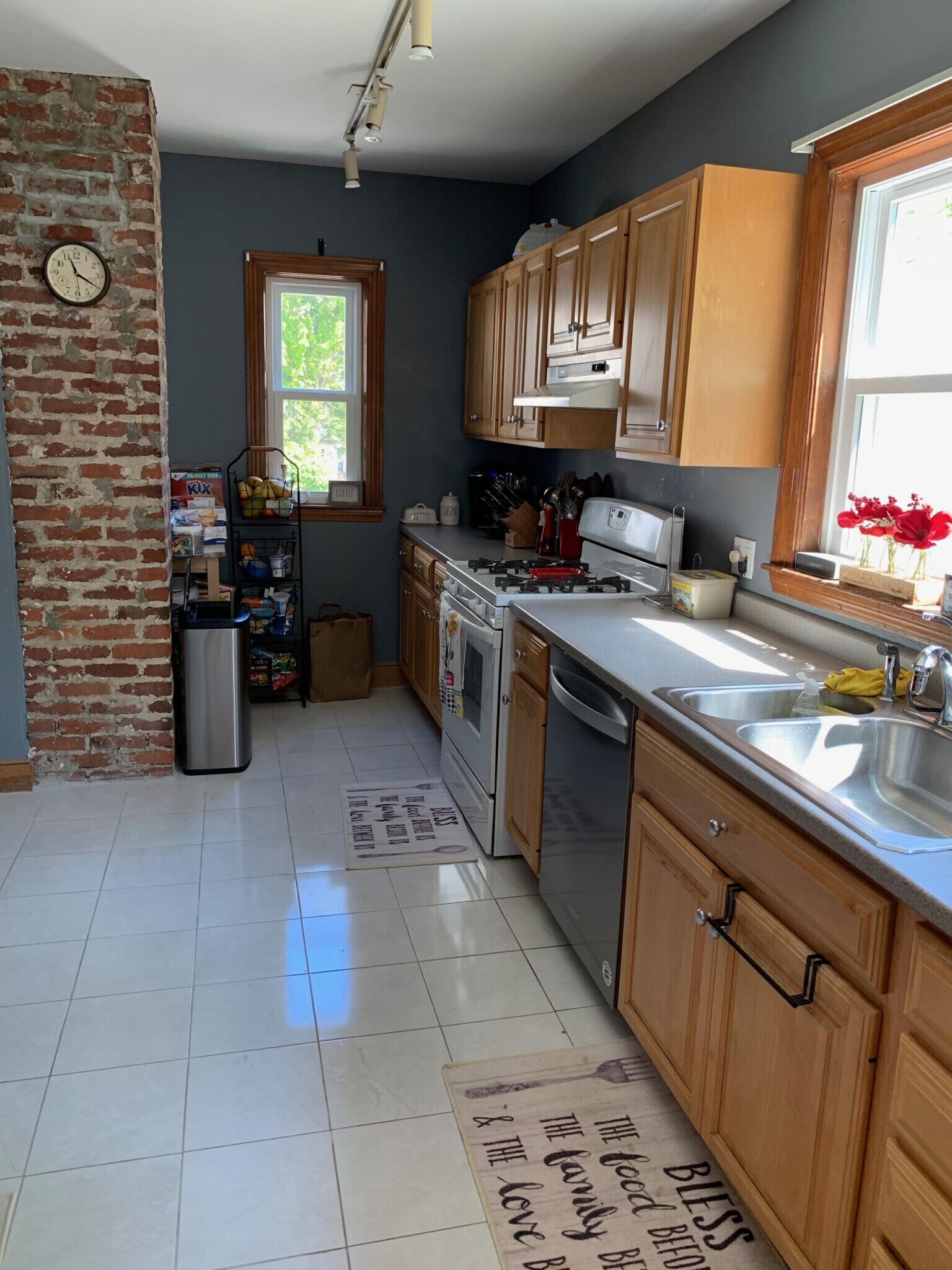 Building Photo - 163 Allston St